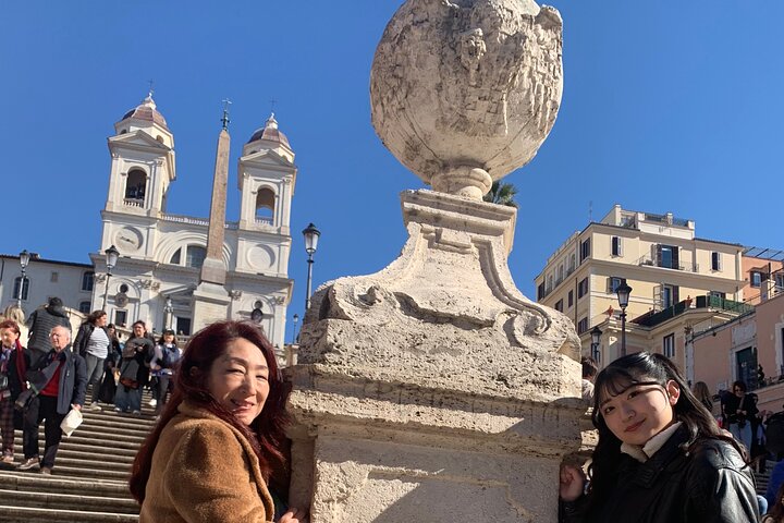 Rome driver guide with Colosseum access and Tipical Roman lunch