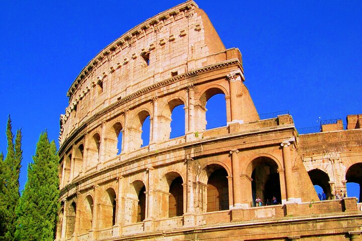 Colosseum Private Tour in Rome & Apostles Peter and Paul’s Prison